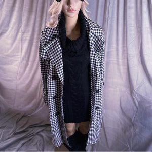 (L:NWOT) $36.99|SettleDown Lightweight Black/White Plaid Dress-coat